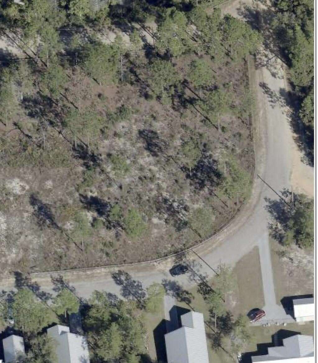 0.45 Acres of Land for Sale in DeFuniak Springs, Florida