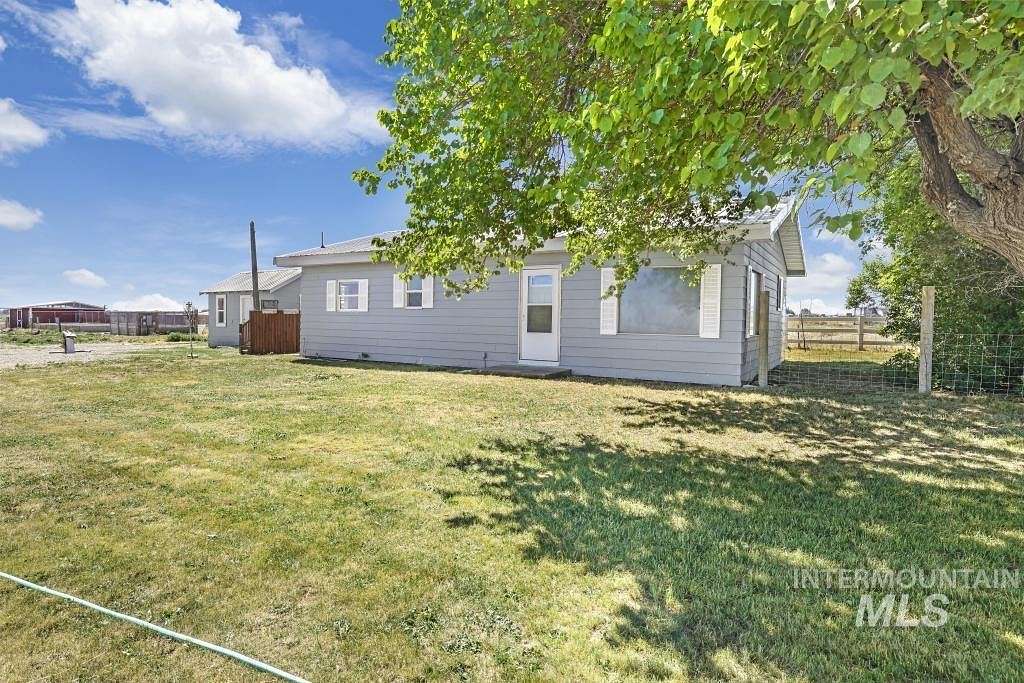 2.32 Acres of Residential Land with Home for Sale in Twin Falls, Idaho
