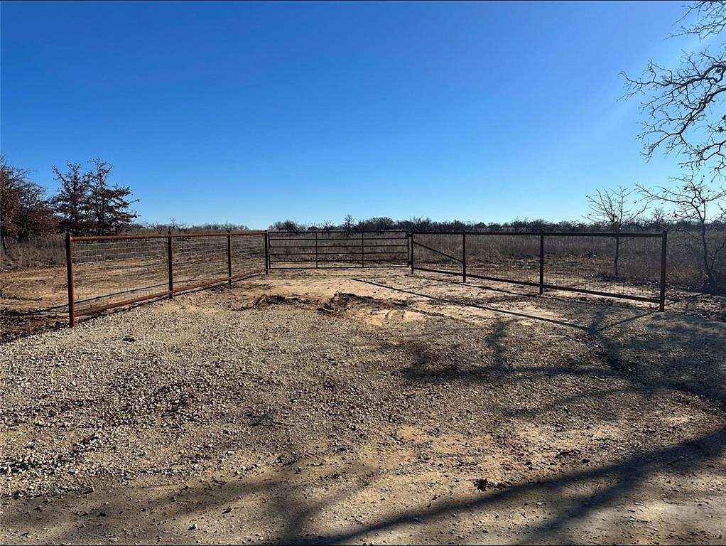 10 Acres of Land for Sale in De Leon, Texas