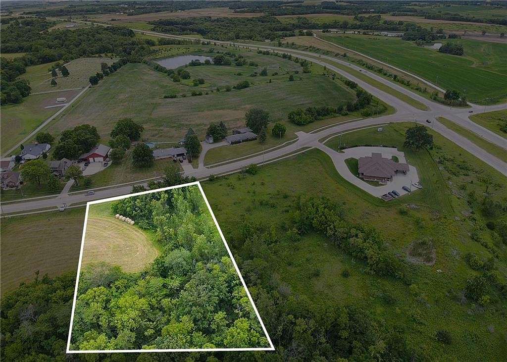 1.4 Acres of Commercial Land for Sale in Pleasantville, Iowa
