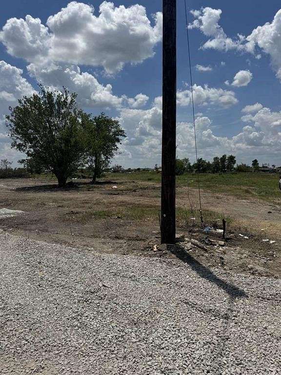 2.93 Acres of Land for Sale in Valley View, Texas