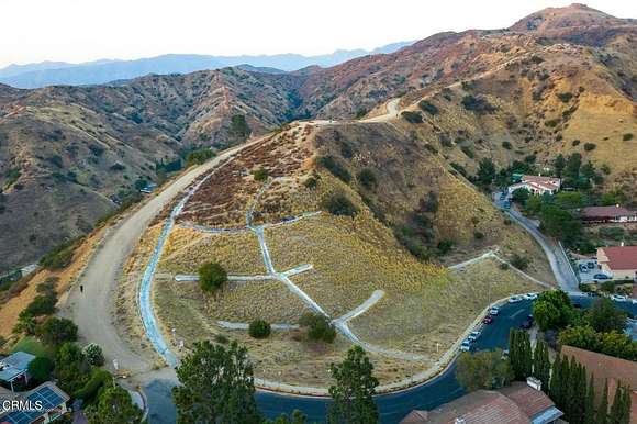 11.603 Acres of Land for Sale in Sun Valley, California