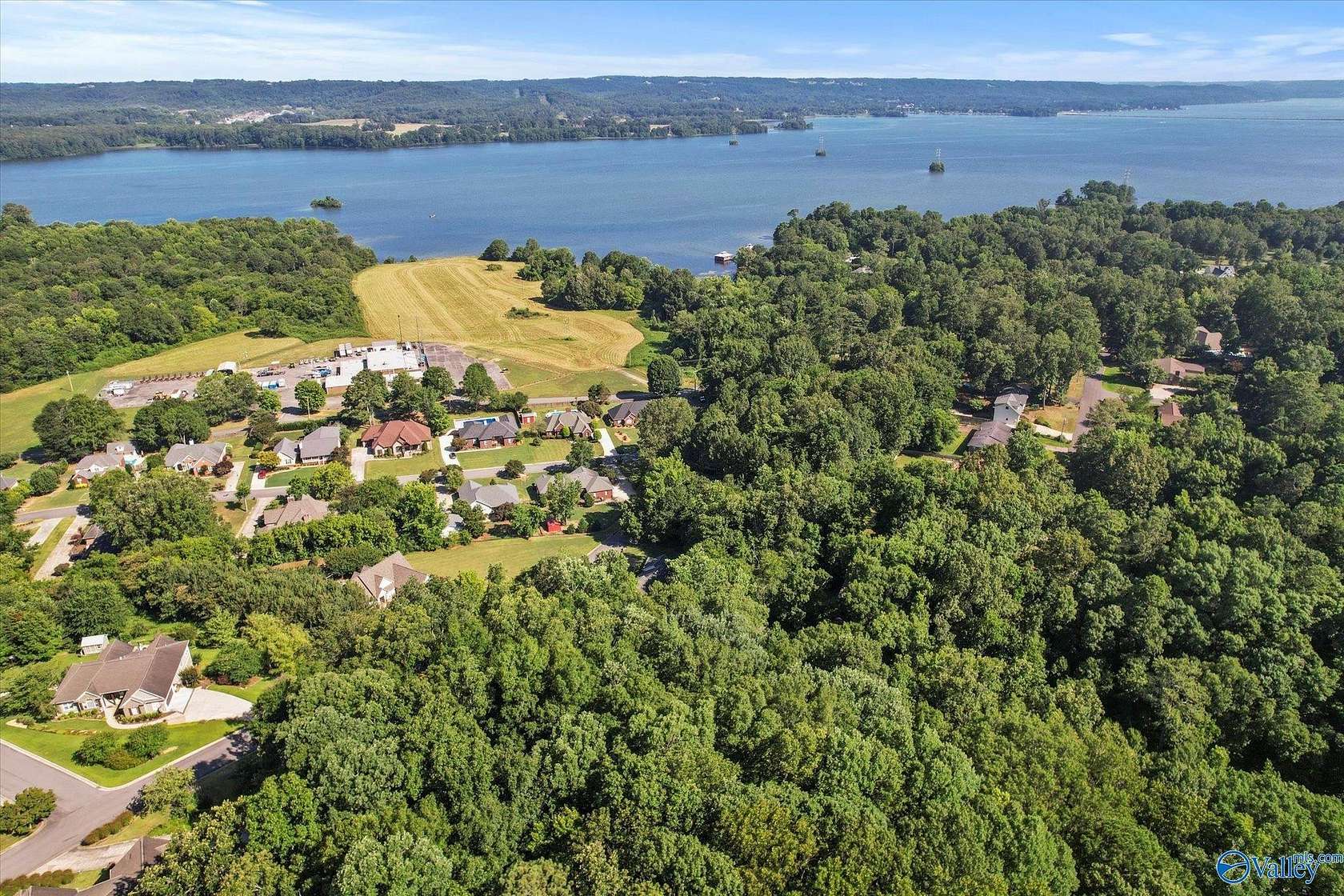 1.36 Acres of Land for Sale in Guntersville, Alabama