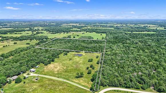 15.8 Acres of Land for Sale in Whitesboro, Texas