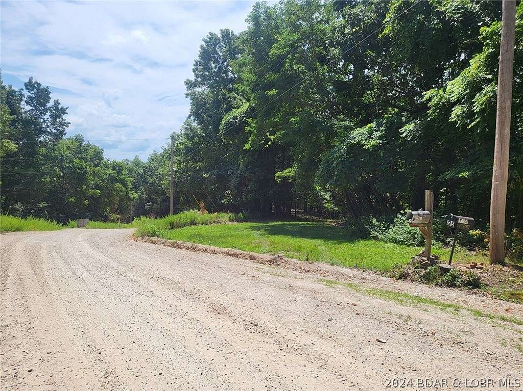 7.3 Acres of Residential Land with Home for Sale in Edwards, Missouri