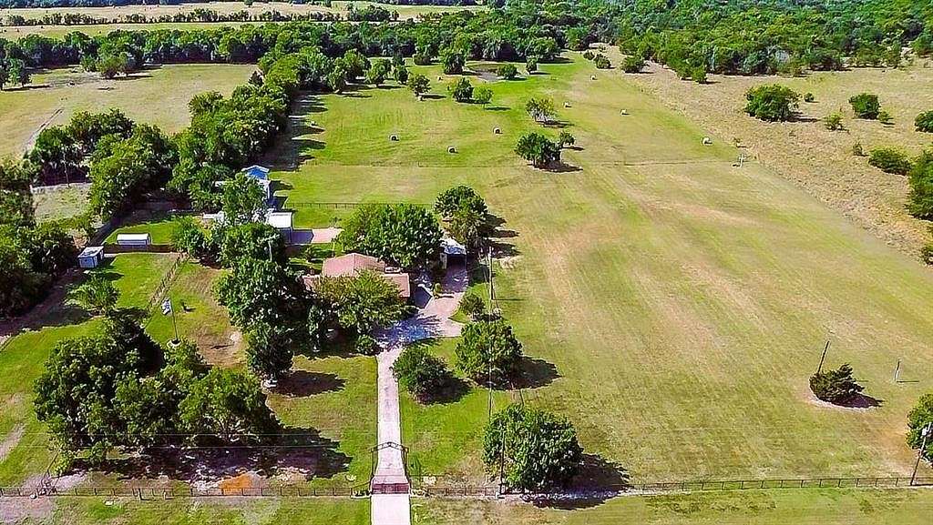 21.5 Acres of Agricultural Land with Home for Sale in Cumby, Texas