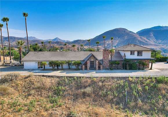 3.587 Acres of Residential Land with Home for Sale in Colton, California