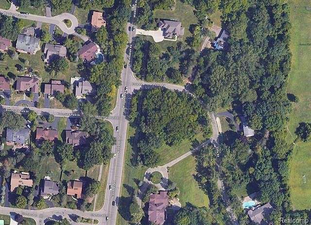 1 Acre of Residential Land for Sale in West Bloomfield, Michigan