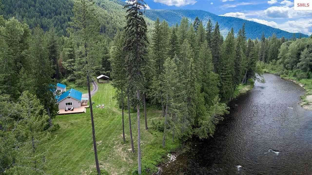 3.2 Acres of Residential Land with Home for Sale in Bonners Ferry, Idaho