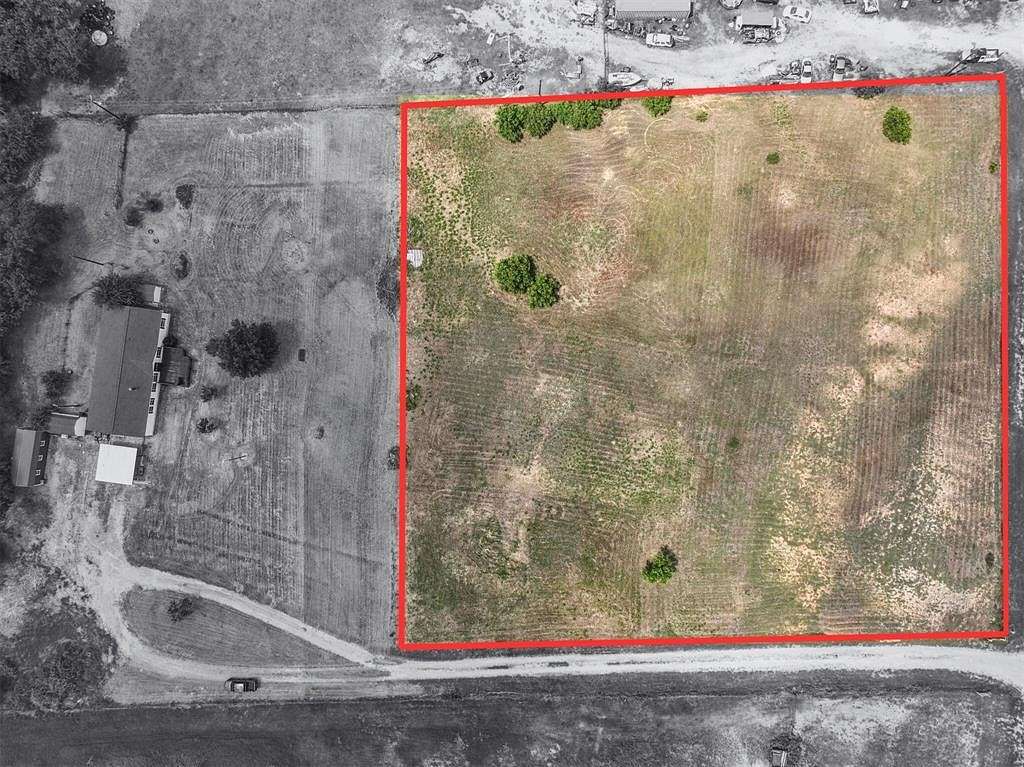 2.12 Acres of Residential Land for Sale in Springtown, Texas