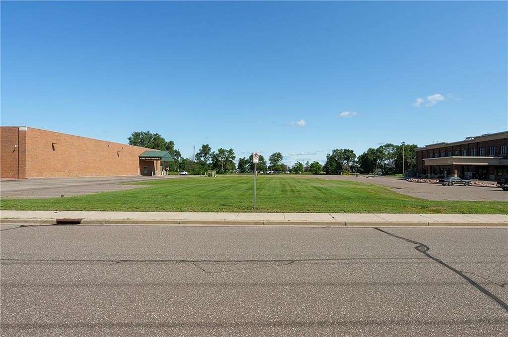 1.38 Acres of Commercial Land for Sale in Eau Claire, Wisconsin