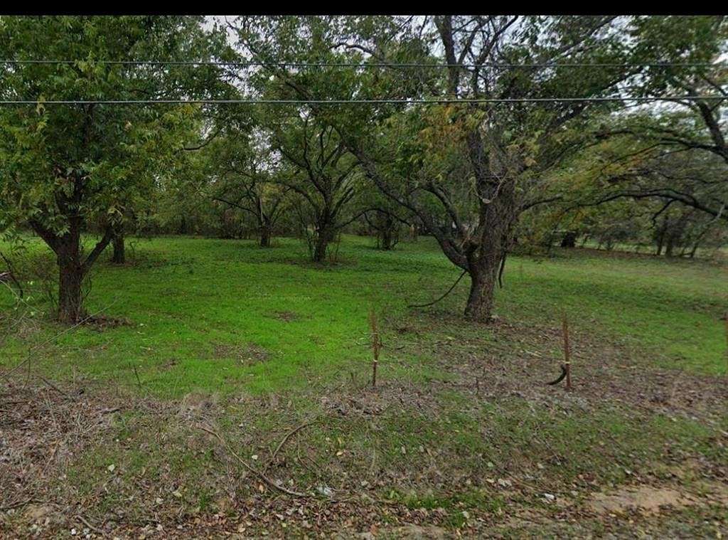 4.5 Acres of Land for Sale in Cleburne, Texas