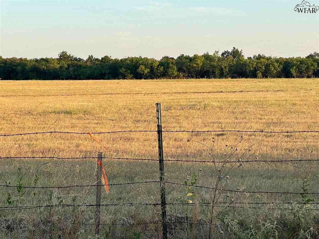 7.76 Acres of Residential Land for Sale in Iowa Park, Texas