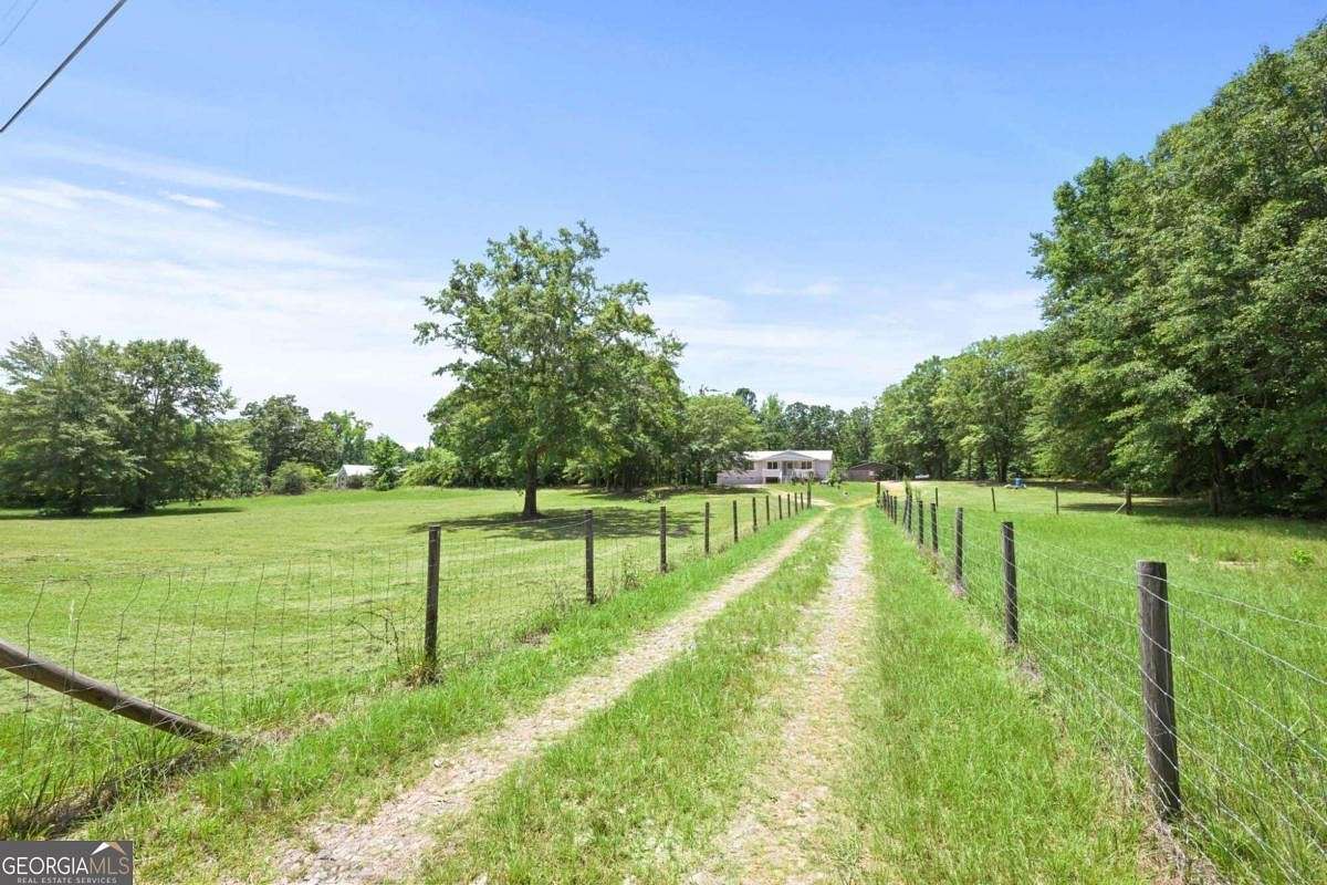 4 Acres of Residential Land with Home for Sale in Barnesville, Georgia