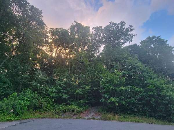1.1 Acres of Land for Sale in Beckley, West Virginia