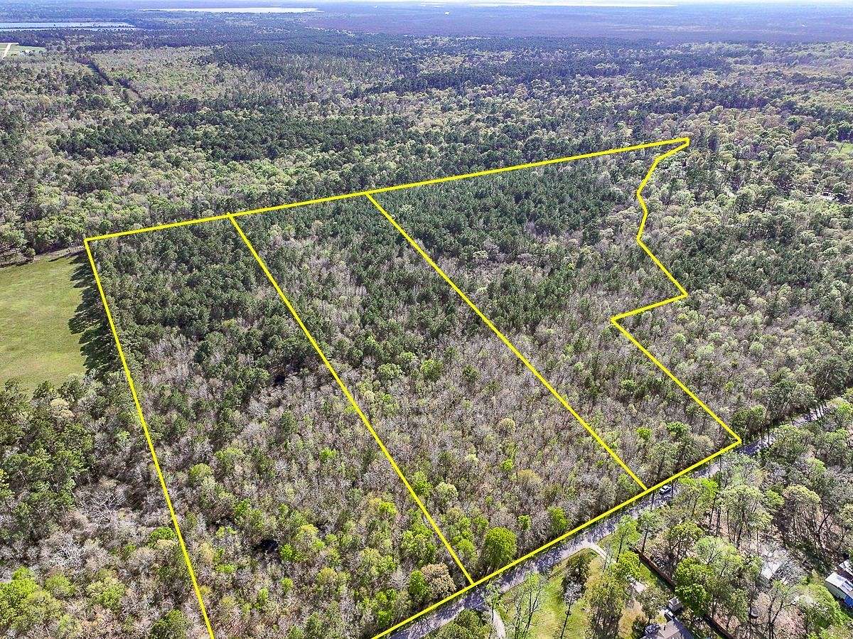 24 Acres of Recreational Land for Sale in Liberty, Texas