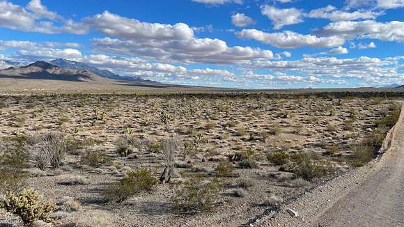 2.35 Acres of Residential Land for Sale in Golden Valley, Arizona