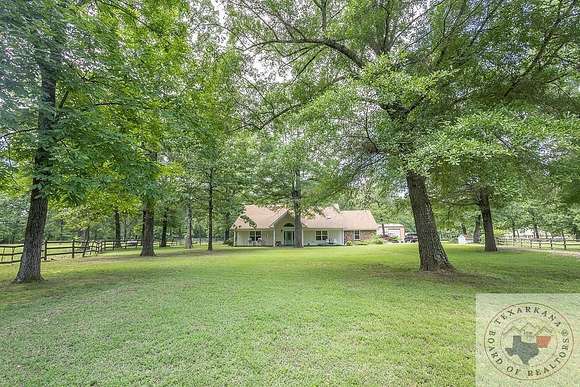 7.95 Acres of Land with Home for Sale in Texarkana, Texas