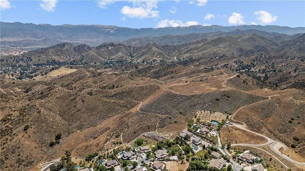 4.89 Acres of Land for Sale in Castaic, California