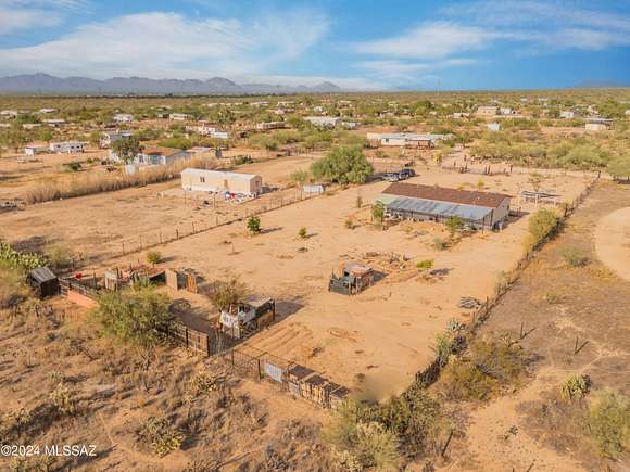 1.01 Acres of Residential Land with Home for Sale in Tucson, Arizona