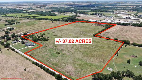 37 Acres of Agricultural Land for Sale in Valley View, Texas