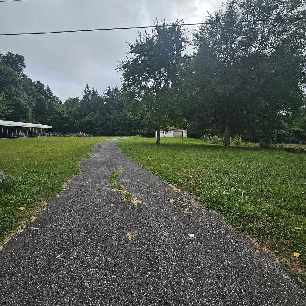 0.89 Acres of Land for Sale in Spartanburg, South Carolina