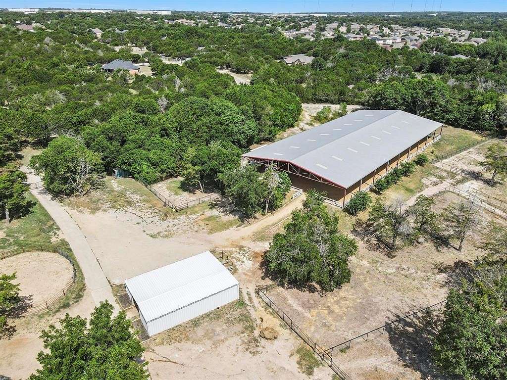 22.35 Acres of Land with Home for Sale in Cedar Hill, Texas