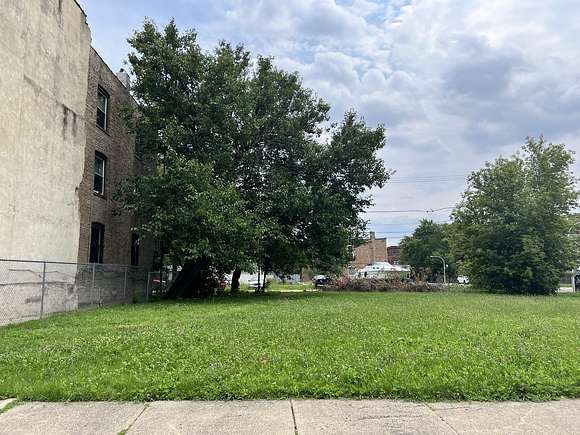 0.1 Acres of Land for Sale in Chicago, Illinois