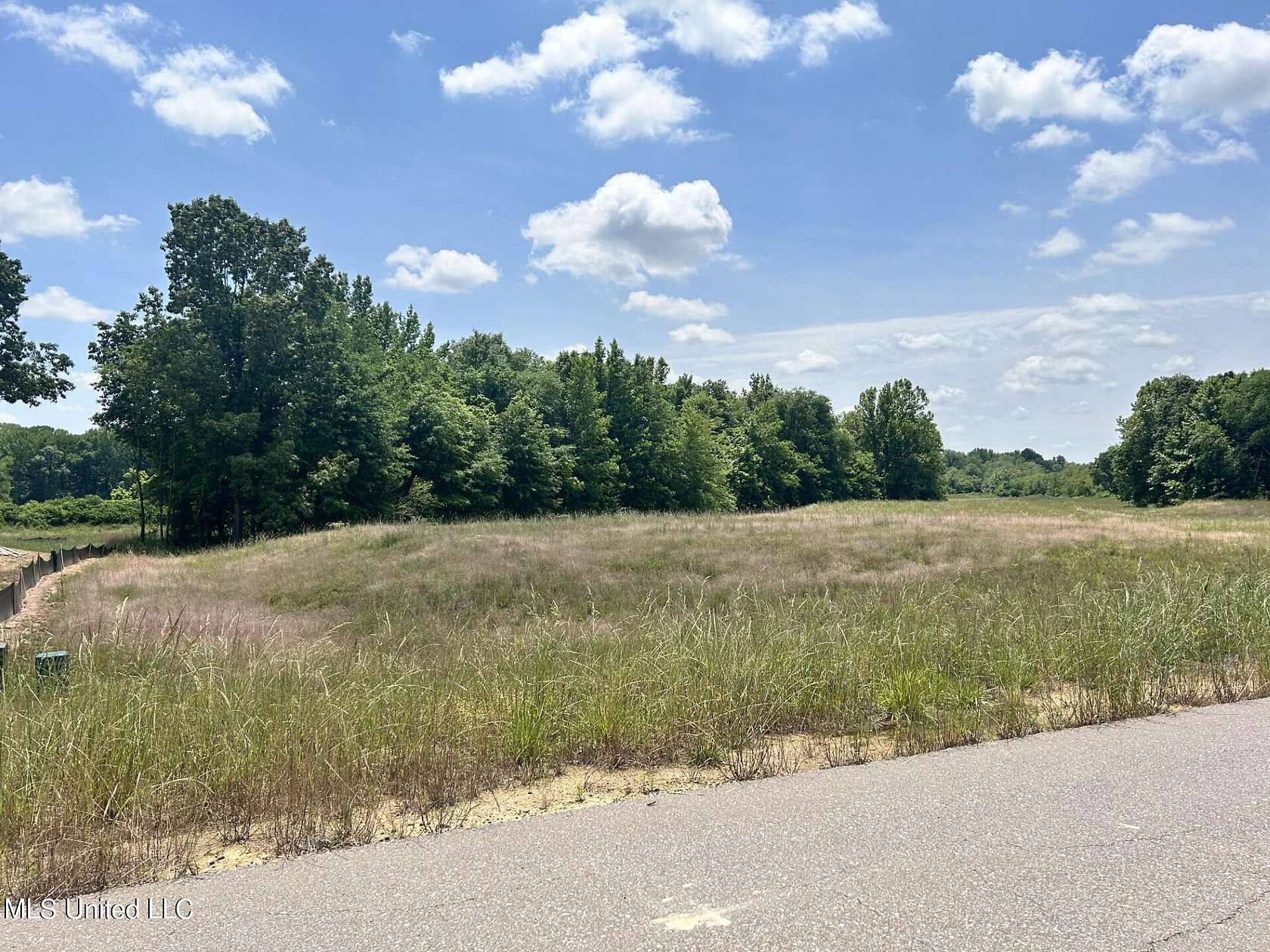 2.17 Acres of Residential Land for Sale in Byhalia, Mississippi