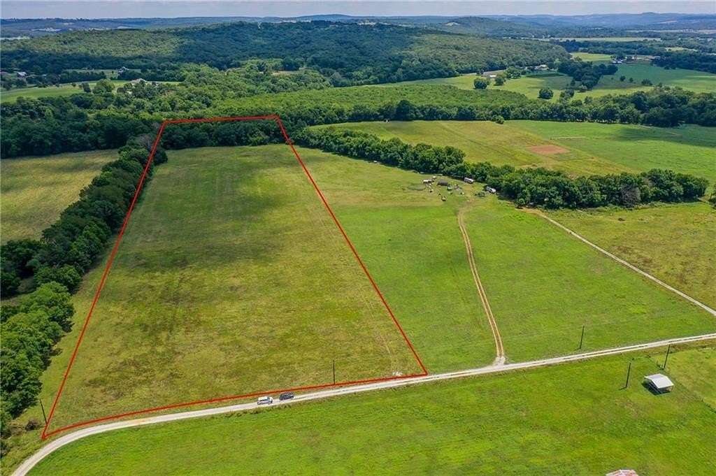 20 Acres of Agricultural Land for Sale in Fayetteville, Arkansas