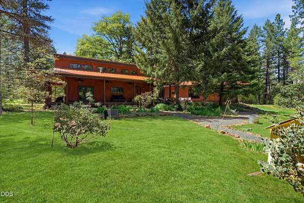 6 Acres of Land with Home for Sale in Wilderville, Oregon