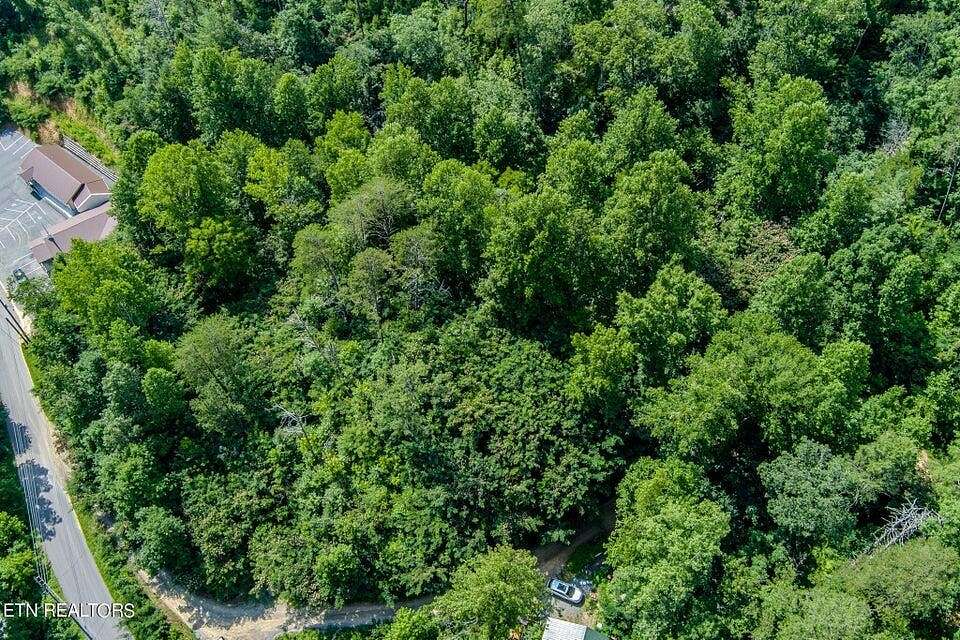 4.5 Acres of Residential Land for Sale in Gatlinburg, Tennessee