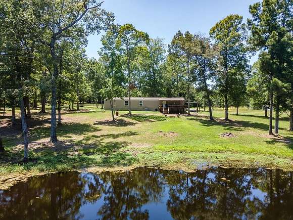 3.5 Acres of Residential Land with Home for Sale in Broaddus, Texas