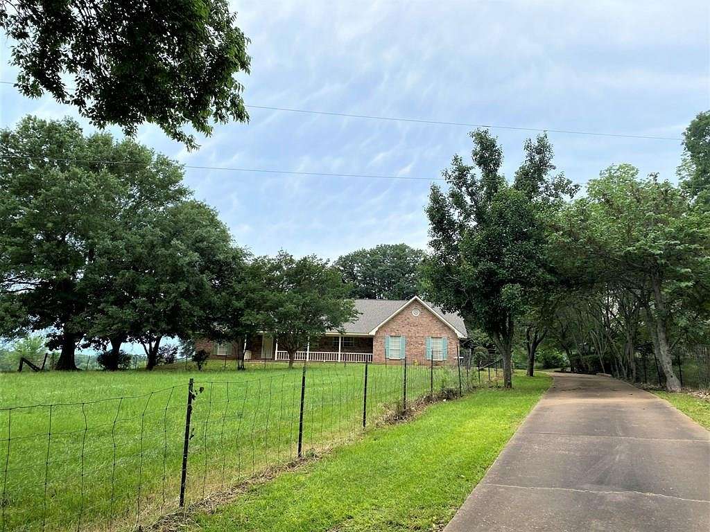 4 Acres of Residential Land with Home for Sale in Nacogdoches, Texas