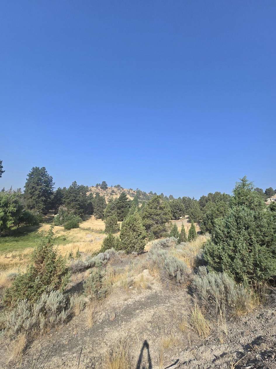 2.61 Acres of Residential Land for Sale in Klamath Falls, Oregon