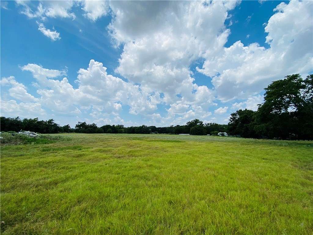 11.23 Acres of Land for Sale in Waco, Texas