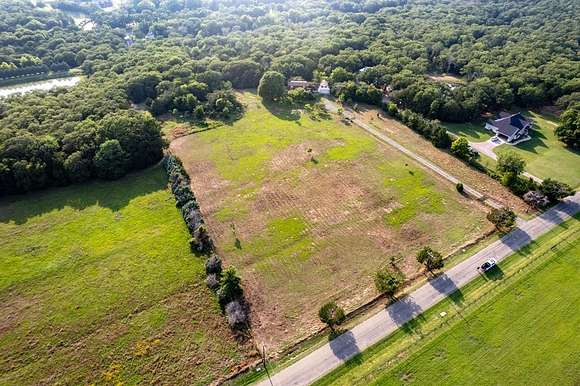 6.261 Acres of Residential Land for Sale in Gordonville, Texas