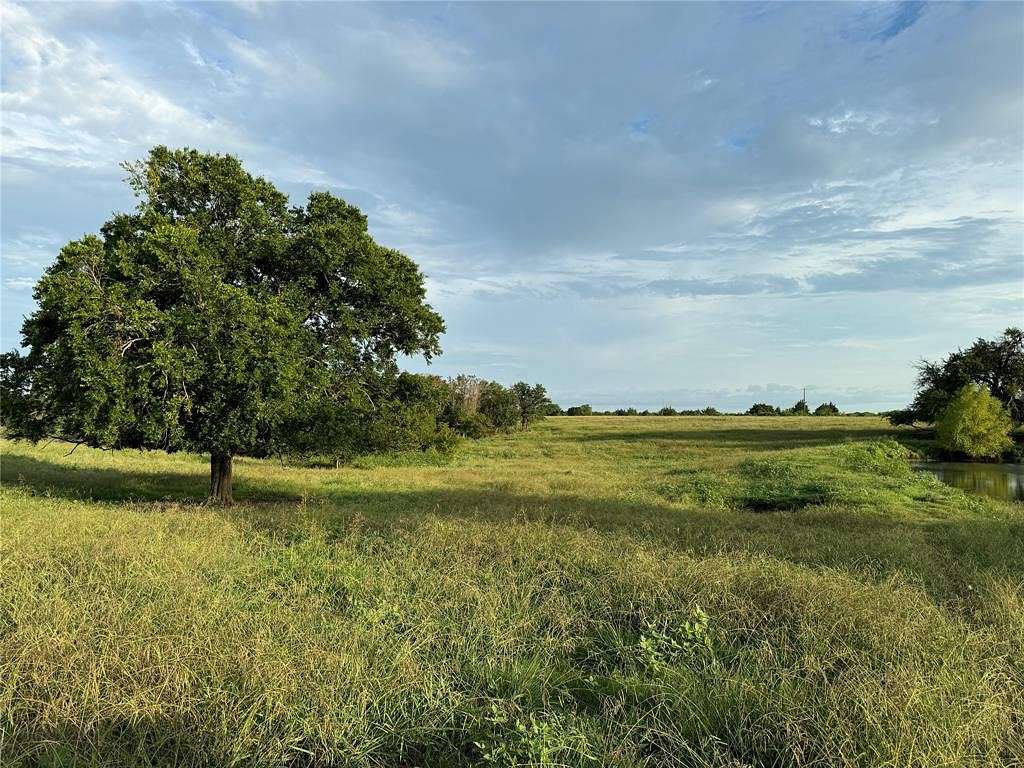 171.677 Acres of Recreational Land & Farm for Sale in Chatfield, Texas