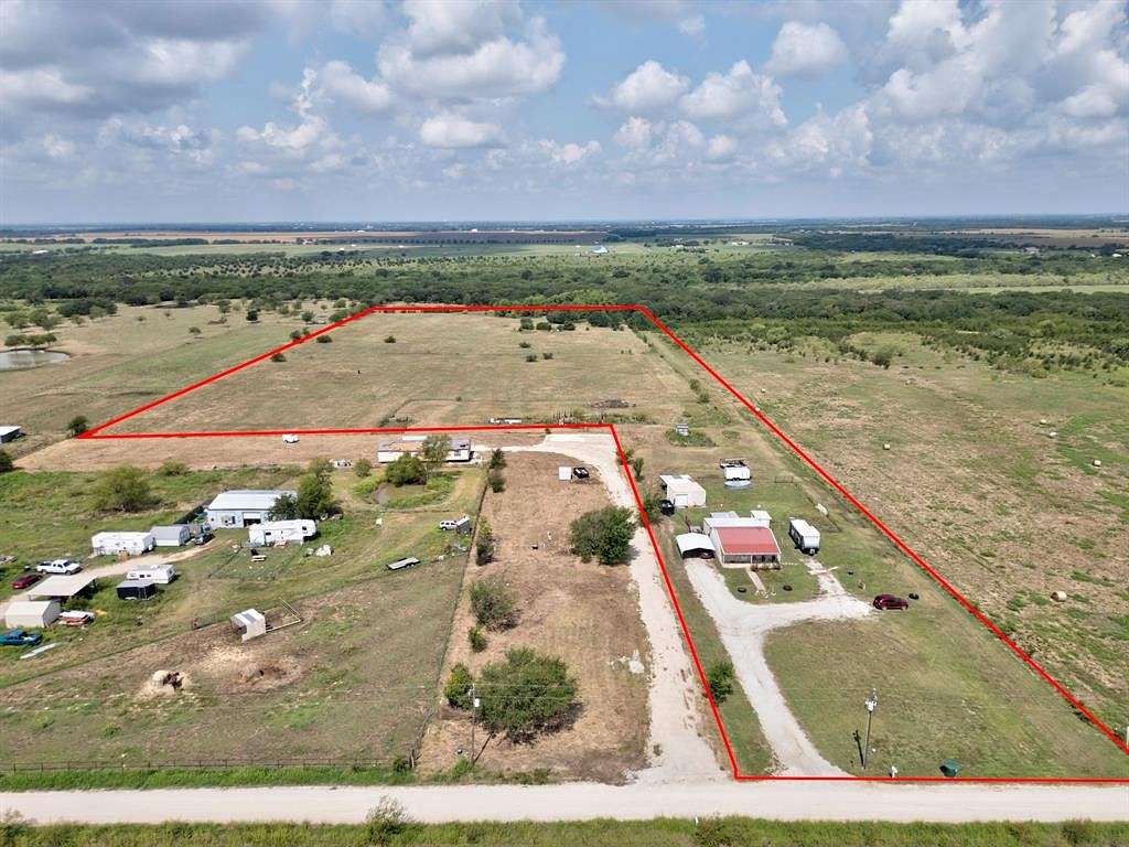 15 Acres of Land with Home for Sale in Collinsville, Texas