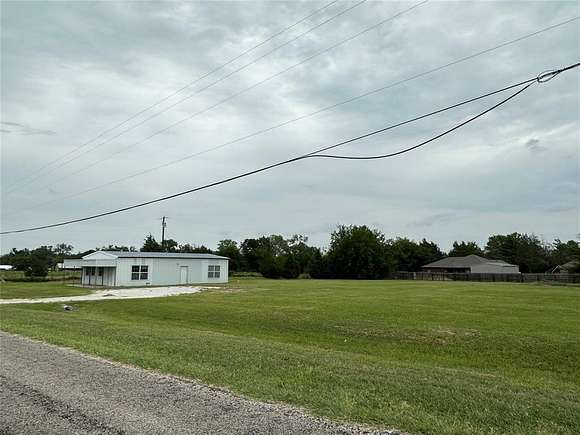 1.17 Acres of Residential Land for Sale in Collinsville, Texas