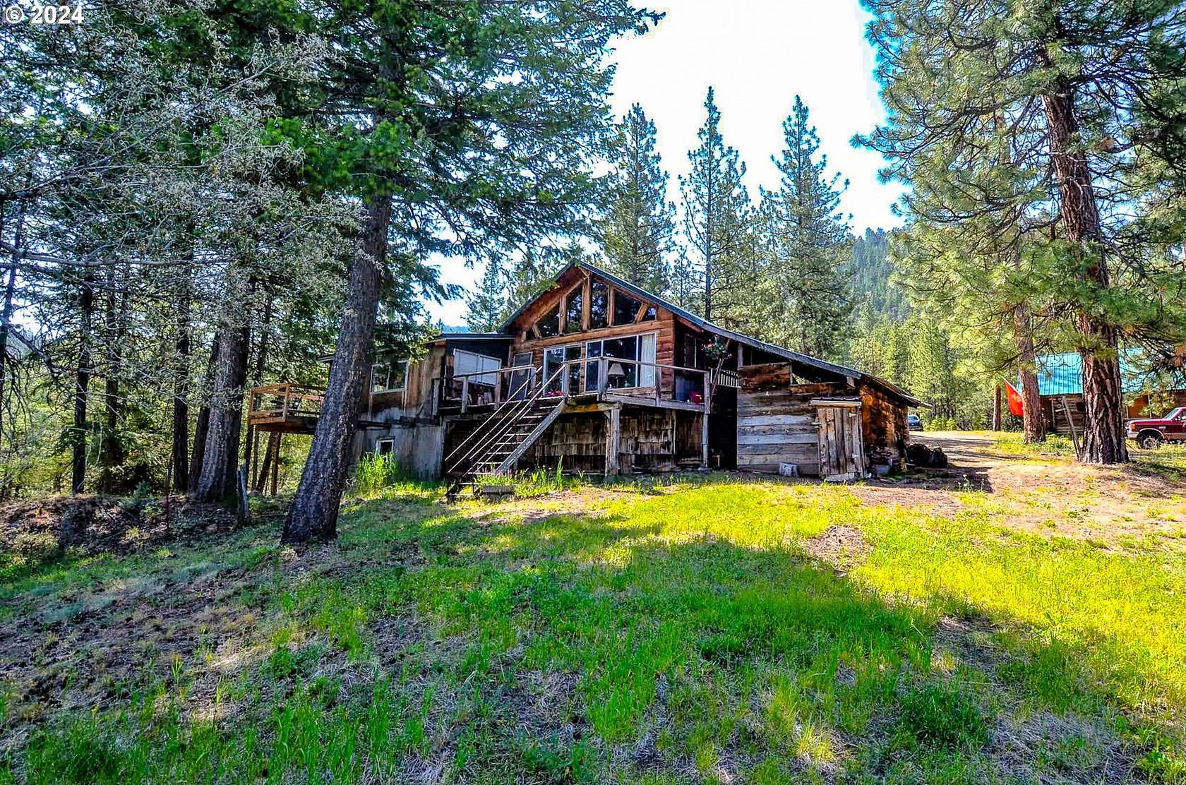 6.4 Acres of Residential Land with Home for Sale in John Day, Oregon