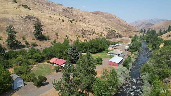 5.14 Acres of Residential Land with Home for Sale in Halfway, Oregon