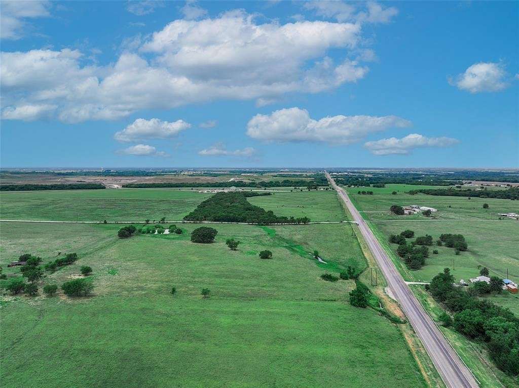 10 Acres of Land for Sale in Whitesboro, Texas