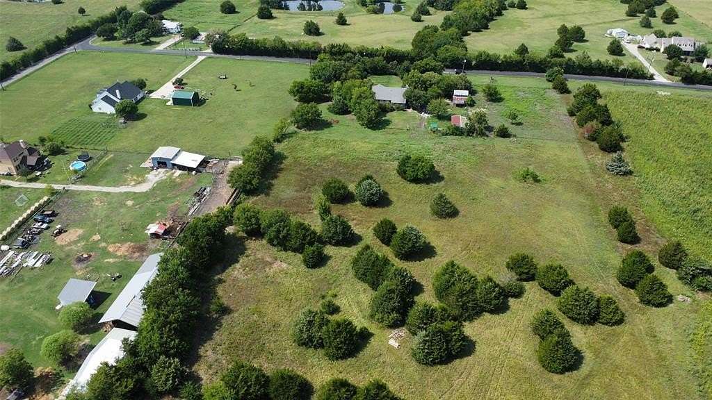 10.132 Acres of Land with Home for Sale in Celina, Texas