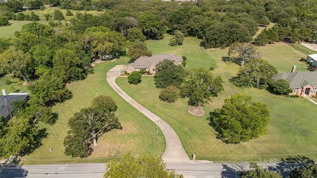 7.853 Acres of Residential Land with Home for Sale in Greenville, Texas