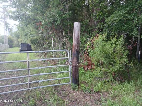 6 Acres of Land for Sale in Middleburg, Florida