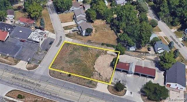 0.32 Acres of Commercial Land for Sale in Pontiac, Michigan