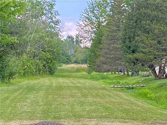 2.3 Acres of Residential Land for Sale in Pendleton, New York