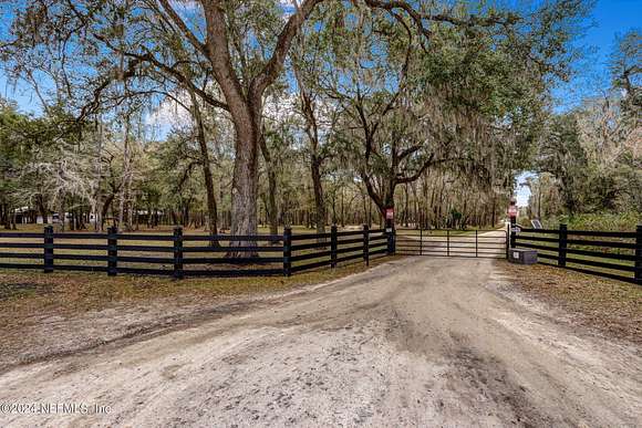 9.22 Acres of Residential Land with Home for Sale in Green Cove Springs, Florida