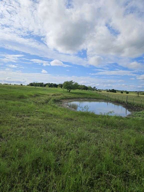 10 Acres of Land for Sale in Riesel, Texas